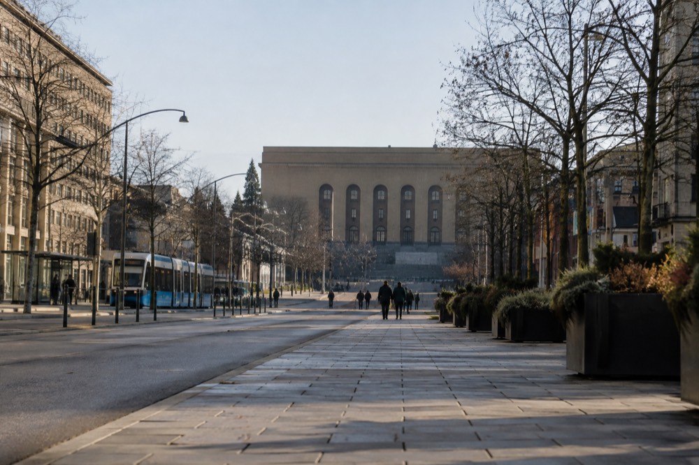 The wide Avenyn boulevard in Gothenburg leading to Götaplatsen and the art museum